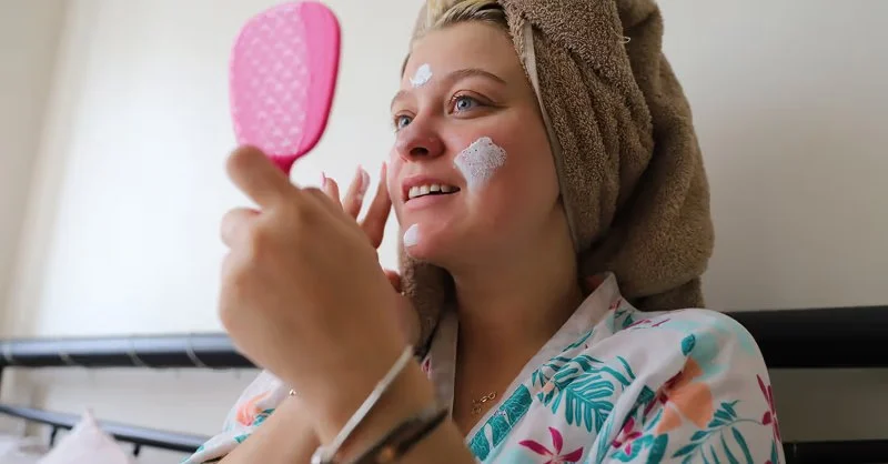 How to Improve Skin Elasticity with the Right Skincare Routine