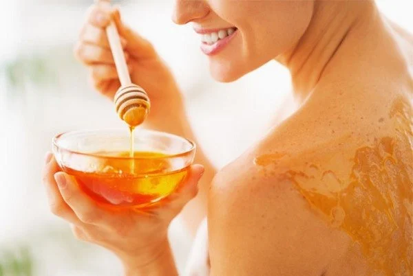 The Benefits of Using Honey in Your Skin Care Routine