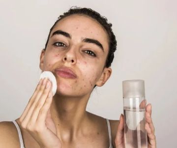 How to Achieve Clear Skin and Reduce Breakouts with Regular Skincare