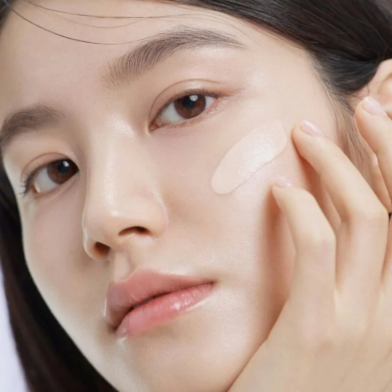 How to Achieve Even Skin Tone with the Right Brightening Products