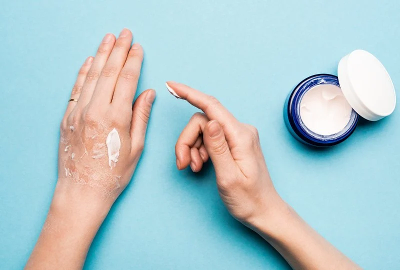 How to Treat Dry, Itchy Skin with Natural Remedies