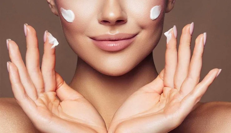 The Best Products to Help Control Excess Oil on Your Face