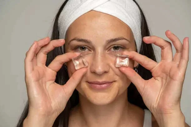 How to Reduce Puffiness Around Your Eyes with Simple Skincare Tips