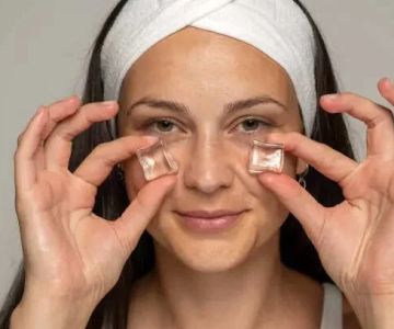 How to Reduce Puffiness Around Your Eyes with Simple Skincare Tips