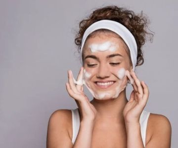 How to Achieve Clear Skin with the Right Cleansing Routine