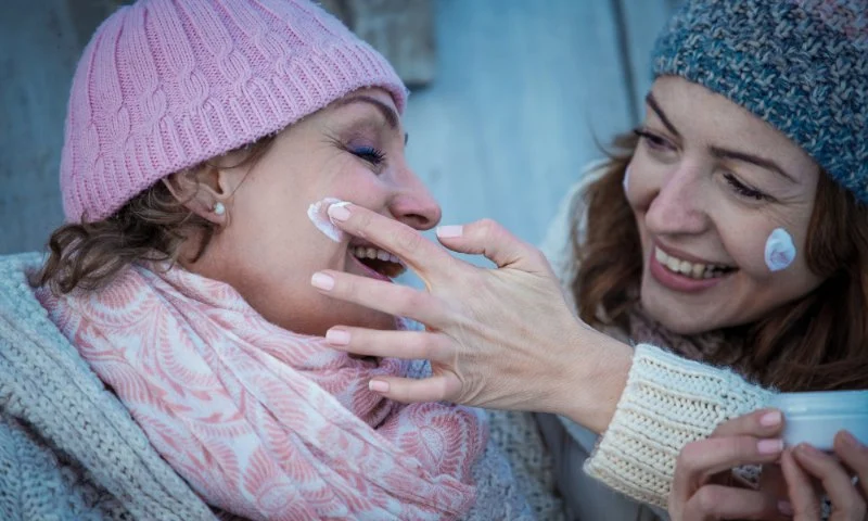 How to Protect Your Skin from Drying Out in Cold Weather