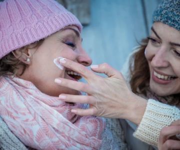 How to Protect Your Skin from Drying Out in Cold Weather