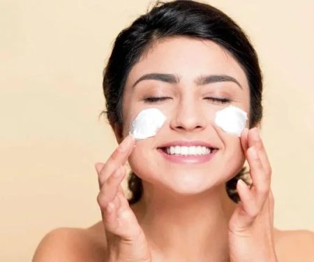 How to Take Care of Your Skin During the Winter Months: Essential Tips for Healthy Skin