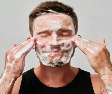 The Best Skin Care Tips for Men with Oily or Acne-Prone Skin