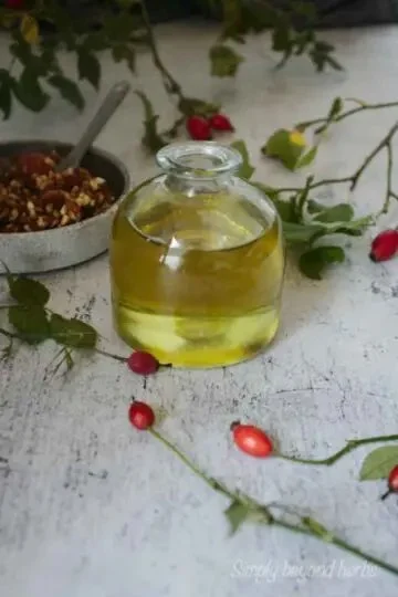 How to Use Rosehip Oil to Reduce Scarring and Improve Skin Texture