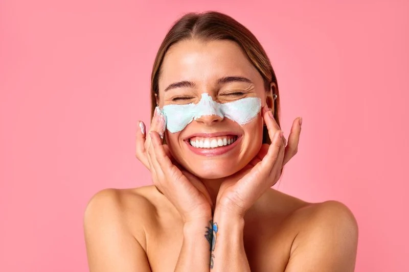 The Best Skincare Tips for Dealing with Clogged Pores and Blackheads