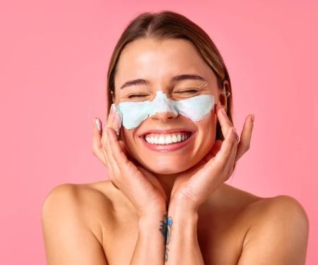 The Best Skincare Tips for Dealing with Clogged Pores and Blackheads