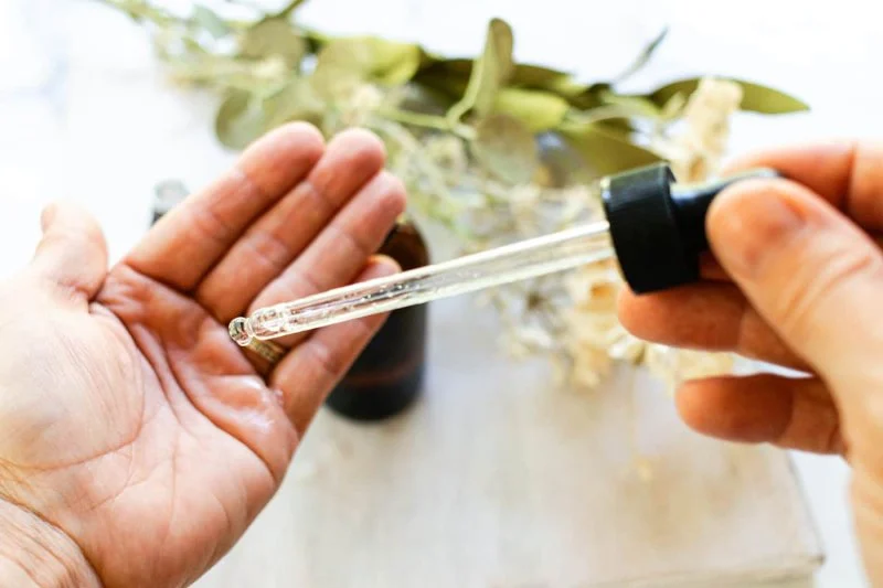 How to Use Natural Oils to Nourish and Hydrate Your Skin Effectively