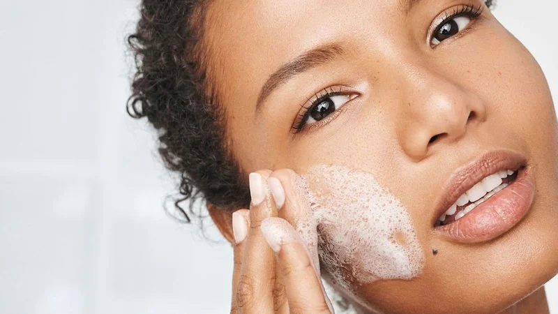 The Best Face Washes for Removing Makeup and Daily Impurities