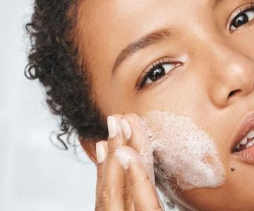 The Best Face Washes for Removing Makeup and Daily Impurities