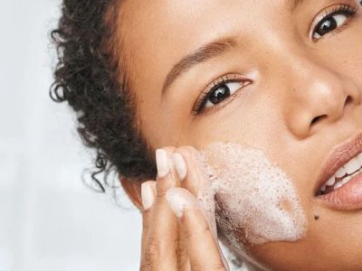 The Best Face Washes for Removing Makeup and Daily Impurities