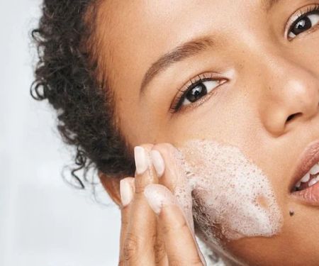 The Best Face Washes for Removing Makeup and Daily Impurities