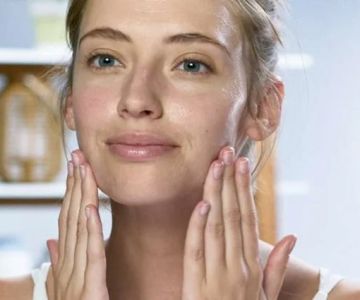 Step-by-Step Guide to Using an Oil-Based Cleanser for Radiant Skin