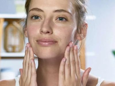 Step-by-Step Guide to Using an Oil-Based Cleanser for Radiant Skin