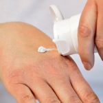 Effective Ways to Prevent Skin Dryness During Winter with Hydrating Creams
