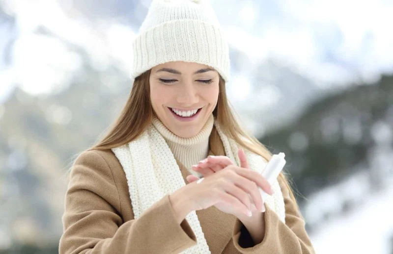 How to Prevent and Treat Skin Damage from the Winter Cold