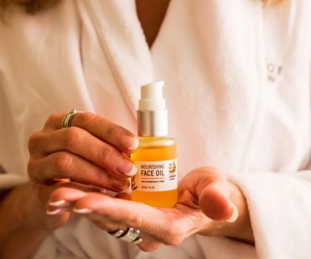 How to Use Facial Oils for Maximum Hydration and Glowing Skin