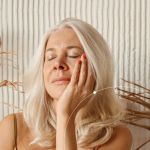 How to Combat Skin Aging with Antioxidant-Rich Skincare Products