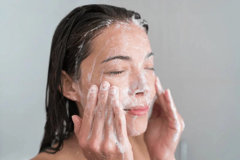 How to Protect Your Skin from Free Radicals and Environmental Damage