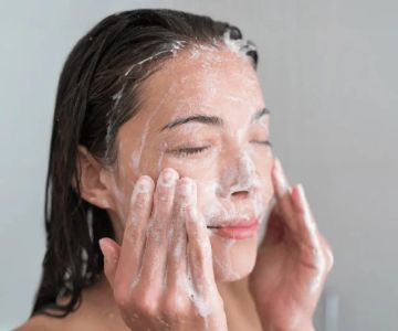 How to Protect Your Skin from Free Radicals and Environmental Damage
