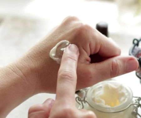 How to Treat Dry Skin on Your Body with Simple Hydrating Tips